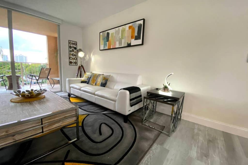 Yacht Club At Aventura 2 Bed 2 Bath Luxurius Cozy Brand New 2020 Apartman Kültér fotó